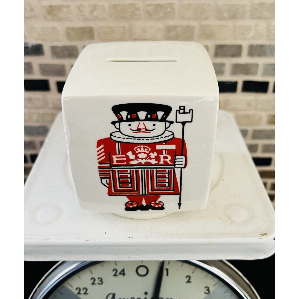 Fun‎ London England Souvenir London Tower Beefeater Money Box Ceramic Piggy Bank